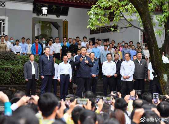 习近平勉励青年学子:不负青春不负韶华不负时代