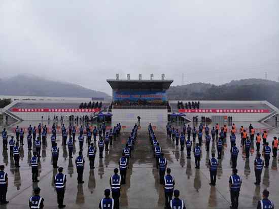 森林消防队伍“火焰蓝”首届特种救援技能比武在福建拉开帷幕