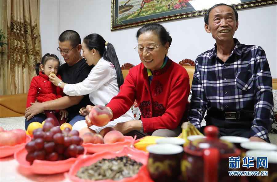 (习近平的小康故事·新华网·图文互动)(6) “让全体人民住有所居”——习近平和百姓安居的故事