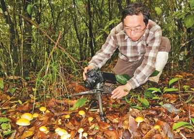 杨祝良行走在高山峡谷(讲述·一辈子一件事)
