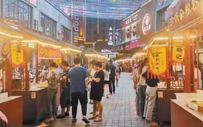 10月份，我国餐饮收入增速实现年内首次转正