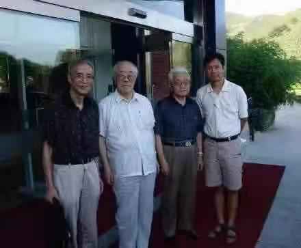 培养青少年走上科学舞台,是一个有远见的社会