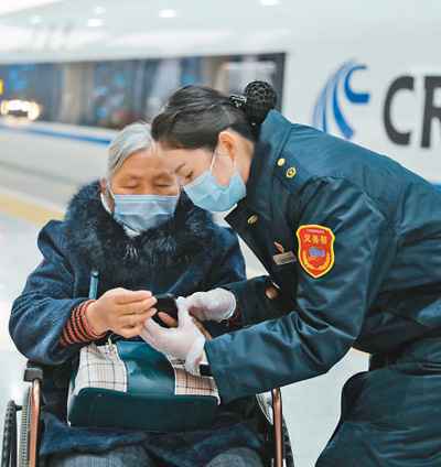 春运路我守护(暖相册·2021春运一线)