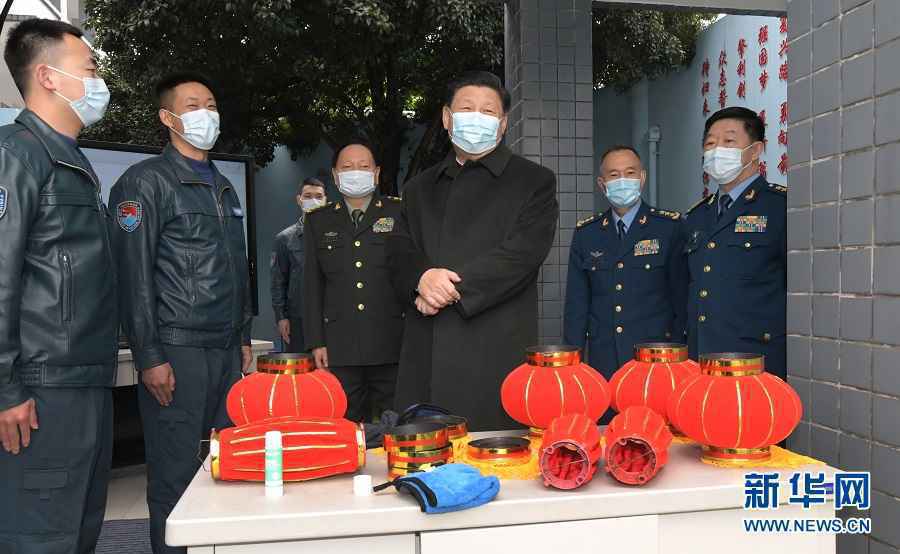 习近平春节前夕视察看望空军航空兵某师