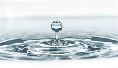 最小的一滴水有多少个水分子