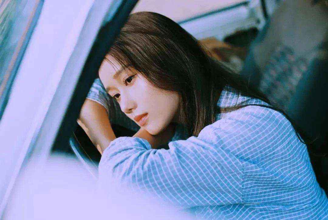 女生掩饰暗恋你的表现,你想追她吗? 女生掩饰暗恋你的表现,你想追她吗?