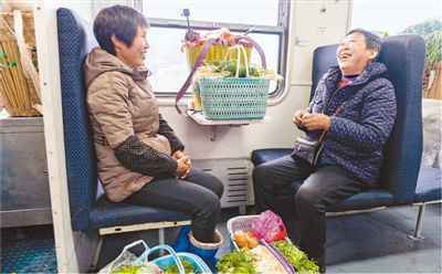 “慢火车”里的幸福(暖相册)