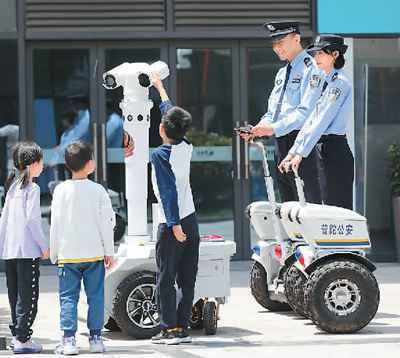 坚守岗位劳动最美