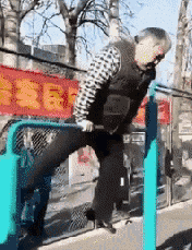 搞笑