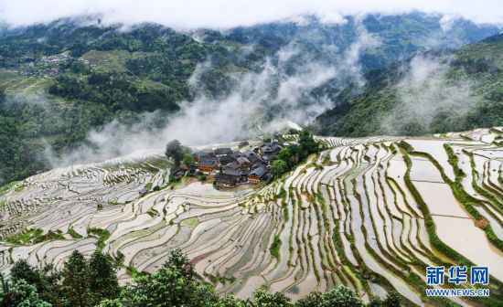 加榜梯田:雕琢在深山里的诗行