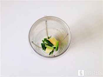 004 瘦身减脂就吃它:微波葱香鸡腿
