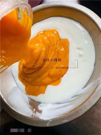 010 自制芒果慕斯蛋糕,冰爽清甜,不用烤箱就能做!