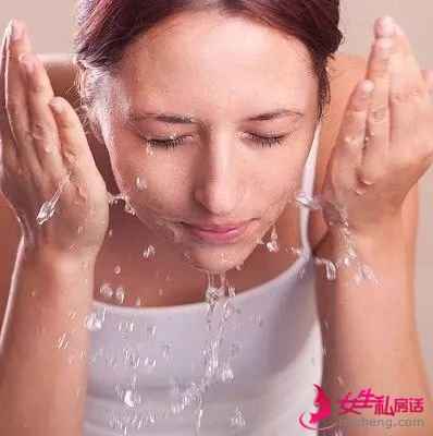 午休时要摘下隐形眼镜吗?出汗多该怎么护肤?