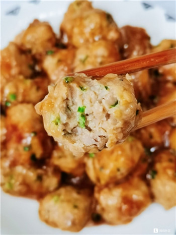 008 叮咚!你的莲藕丸子已上桌,请用餐