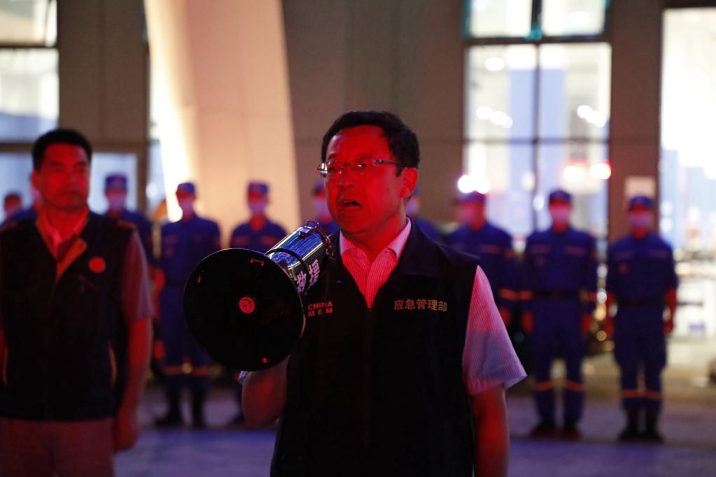 黑暗中的一束光——记国家安全生产应急救援中心副主任兼总工程师肖文儒