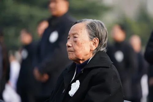 今天,不敢稍忘,不能稍忘!