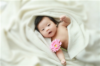 1 新生儿肌肤怎么护理?记住这几招