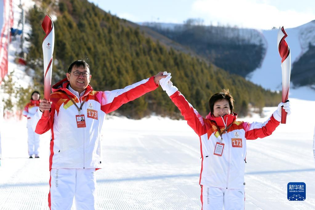 北京冬奥会火炬在崇礼富龙滑雪场传递